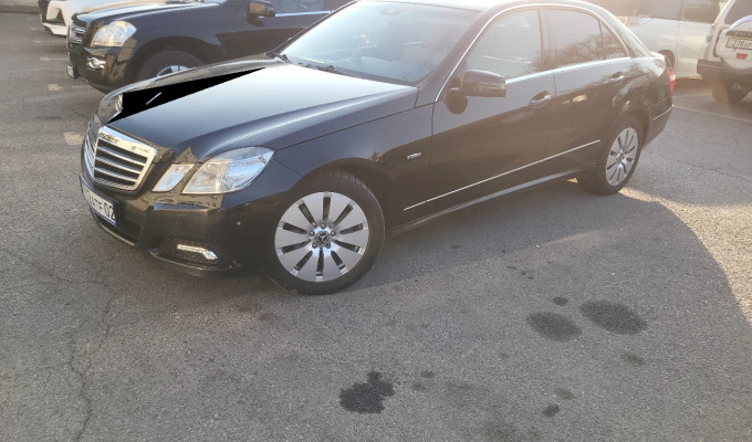 Mercedes-Benz E-Класс 2010 года