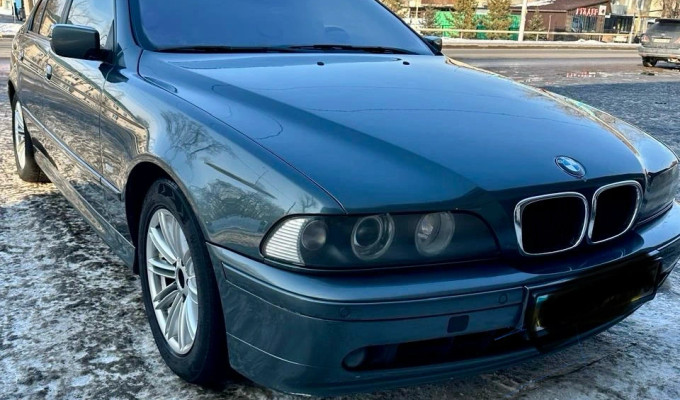 BMW 5 серия 2003 года