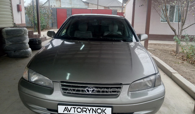 Toyota Camry 1998 года