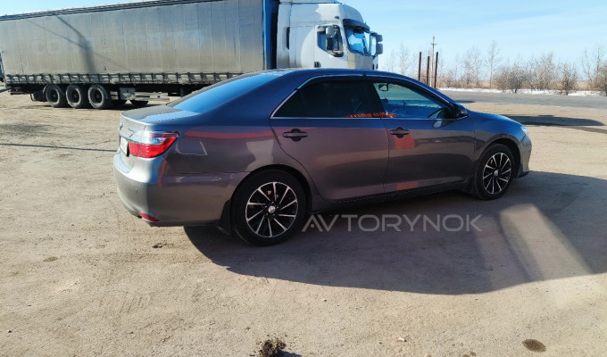 Toyota Camry 2015 года