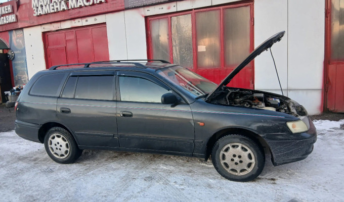 Toyota Carina E 1995 года