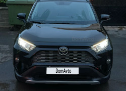 Toyota RAV4 2020 года