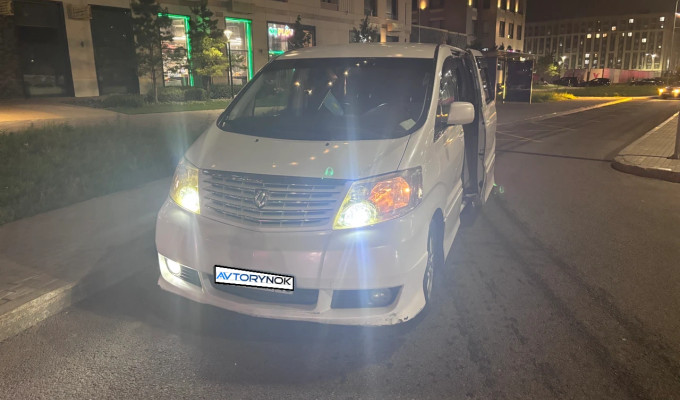 Toyota Alphard 2003 года