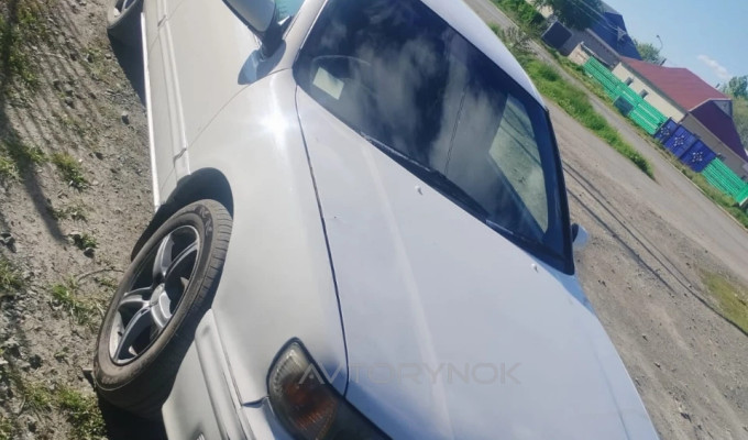 Nissan Cefiro 1995 года