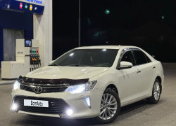Toyota Camry 2015 года