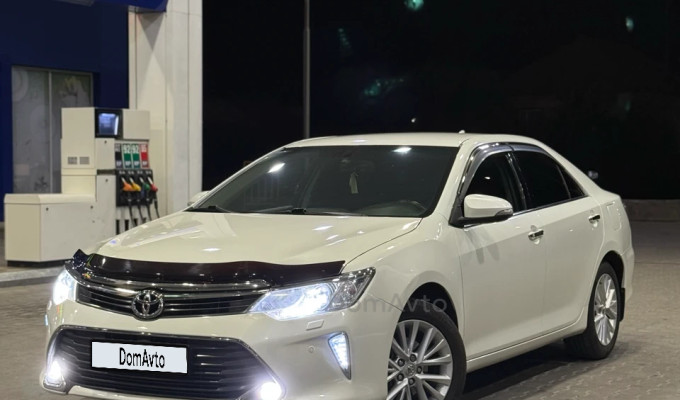 Toyota Camry 2015 года