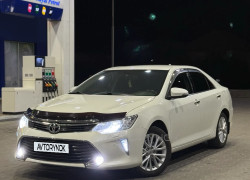 Toyota Camry 2015 года