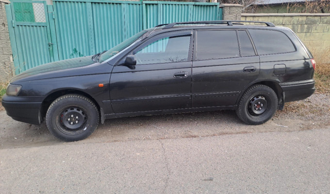 Toyota Carina E 1995 года
