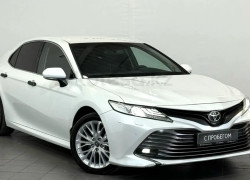 Toyota Camry 2019 года