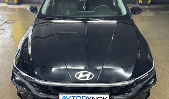 Hyundai Elantra 2024 года