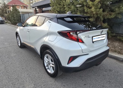 Toyota C-HR 2023 года