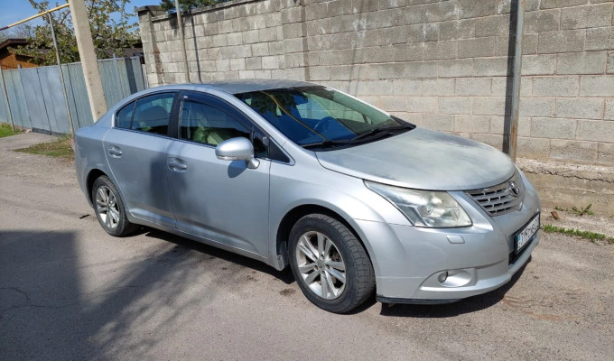 Toyota Avensis 2009 года