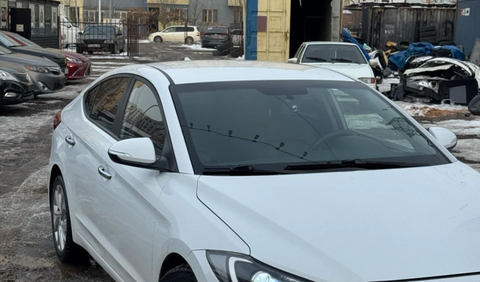 Hyundai Avante 2017 года