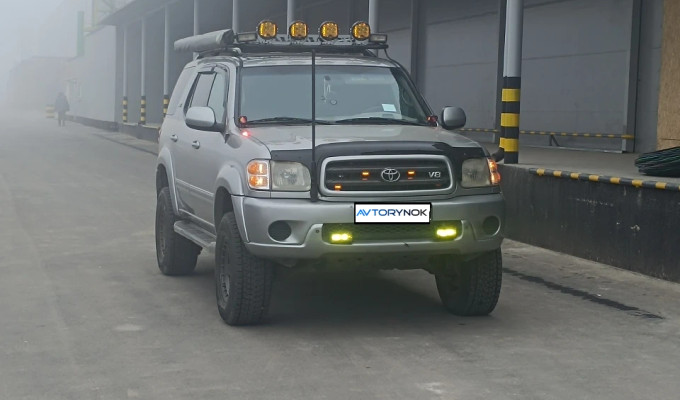 Toyota Sequoia 2001 года