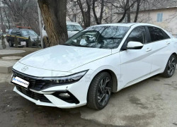 Hyundai Elantra 2024 года