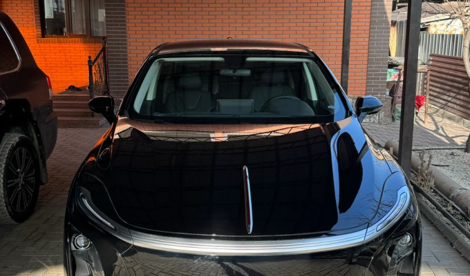 Hongqi E-QM5 2025 года