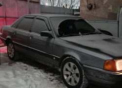 Audi 200 1990 года