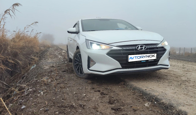 Hyundai Elantra 2019 года