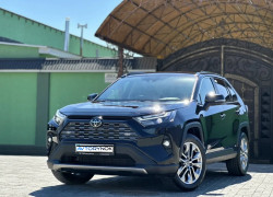 Toyota RAV4 2023 года