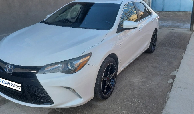 Toyota Camry 2017 года