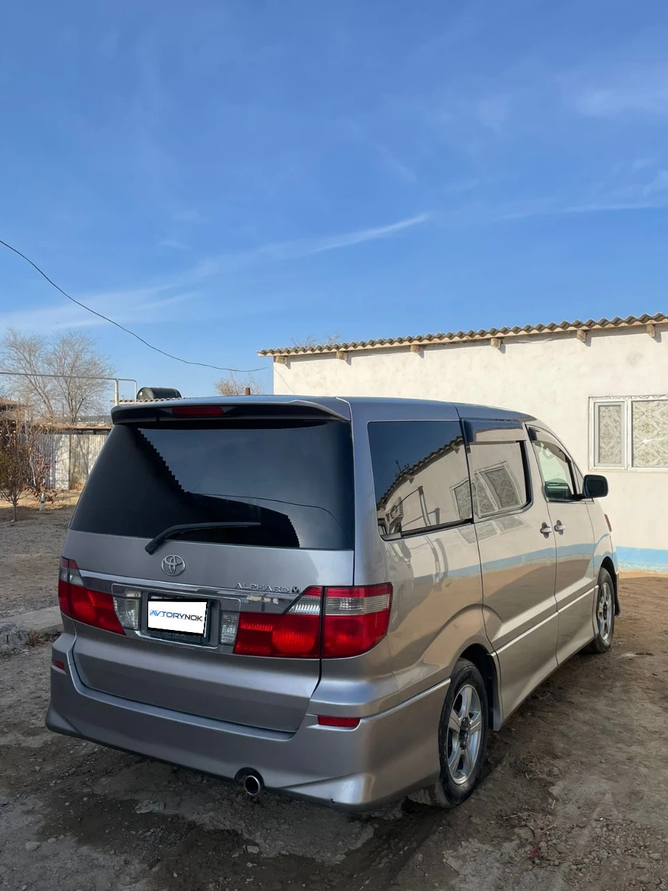 Toyota Alphard, 2005
