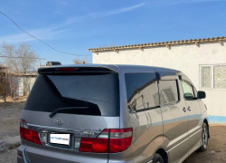 Toyota Alphard 2005 года