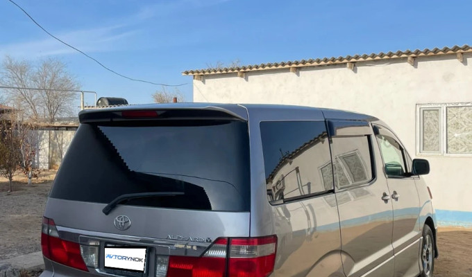 Toyota Alphard 2005 года