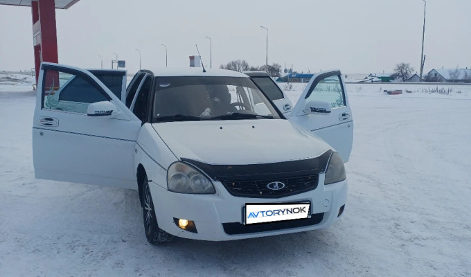 ВАЗ (Lada) Priora 2013 года
