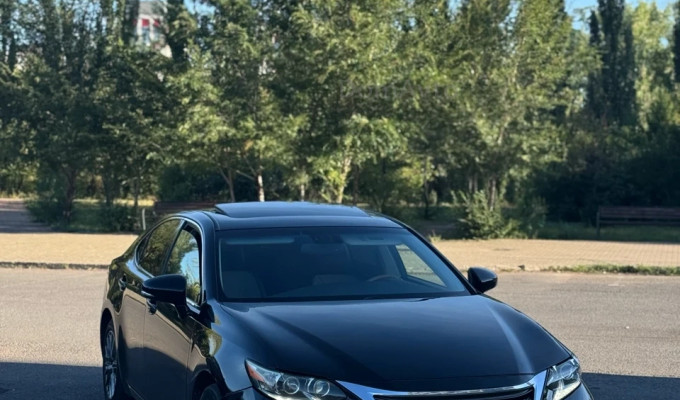 Lexus ES 2014 года