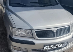 Mitsubishi Space Wagon 2000 года