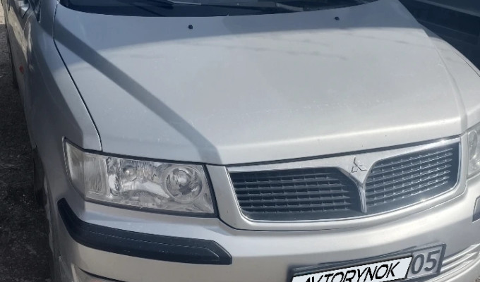 Mitsubishi Space Wagon 2000 года
