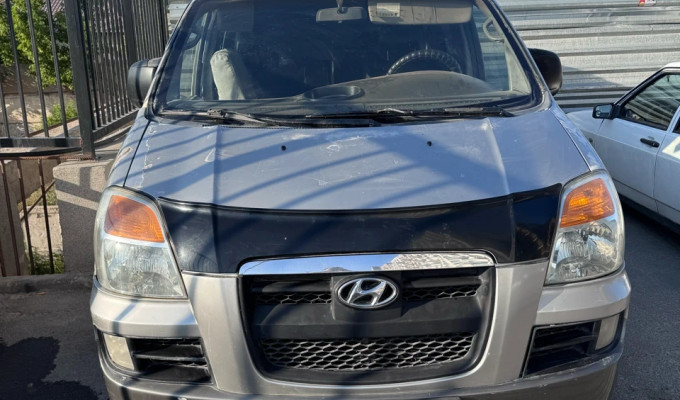 Hyundai Starex 2004 года