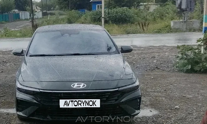 Hyundai Elantra 2024 года