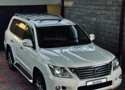 Lexus LX 2011 года