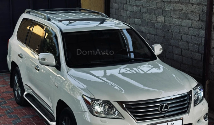 Lexus LX 2011 года