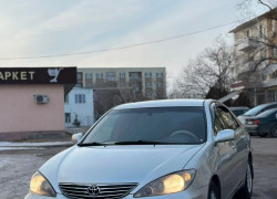 Toyota Camry 2005 года