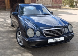 Mercedes-Benz E-Класс 2001 года