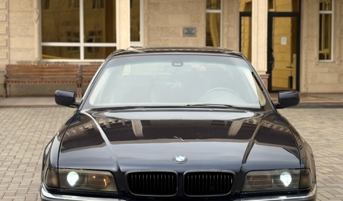 BMW 7 серия 1996 года
