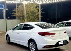 Hyundai Elantra 2020 года