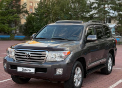 Toyota Land Cruiser 2013 года