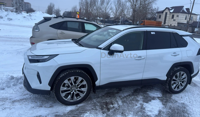 Toyota RAV4 2025 года