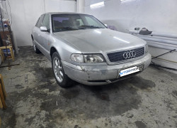 Audi A8 1995 года