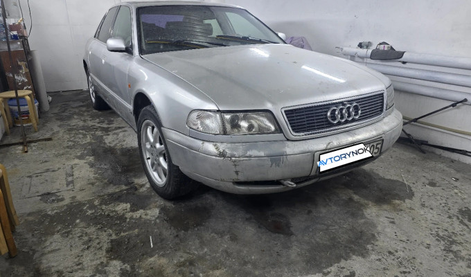 Audi A8 1995 года