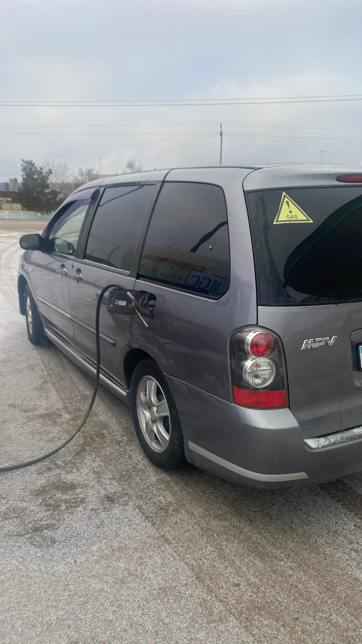 Mazda MPV, 2004