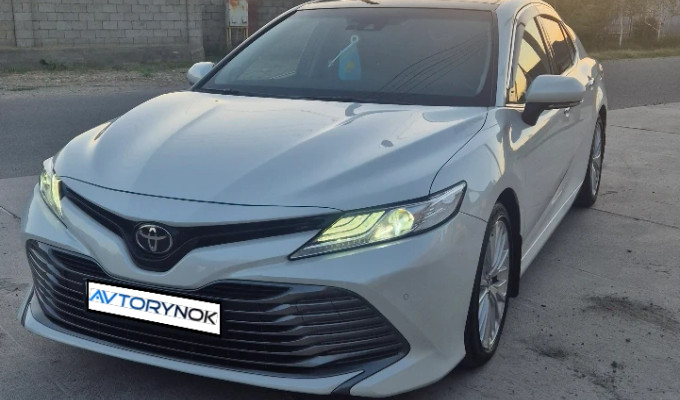 Toyota Camry 2020 года