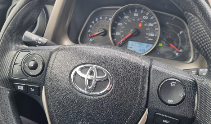 Toyota RAV4 2014 года