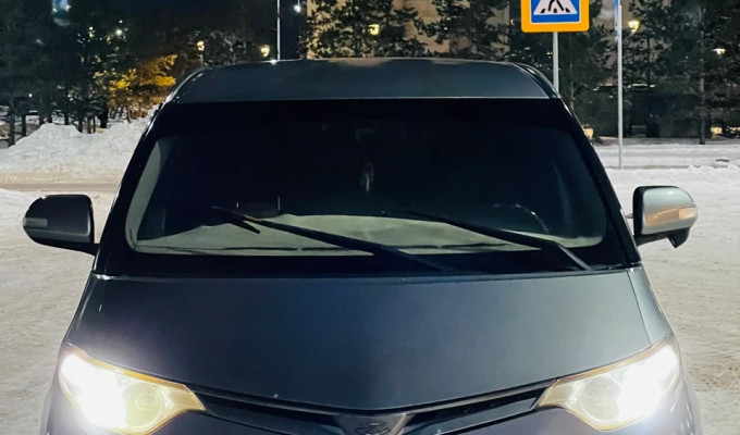 Toyota Estima 2007 года