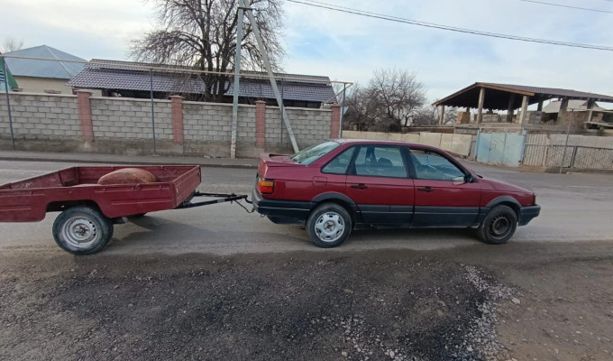 Volkswagen Passat 1990 года