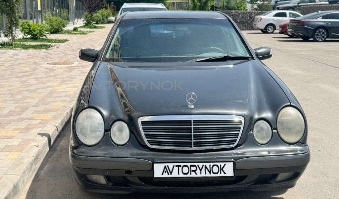 Mercedes-Benz E-Класс 2000 года