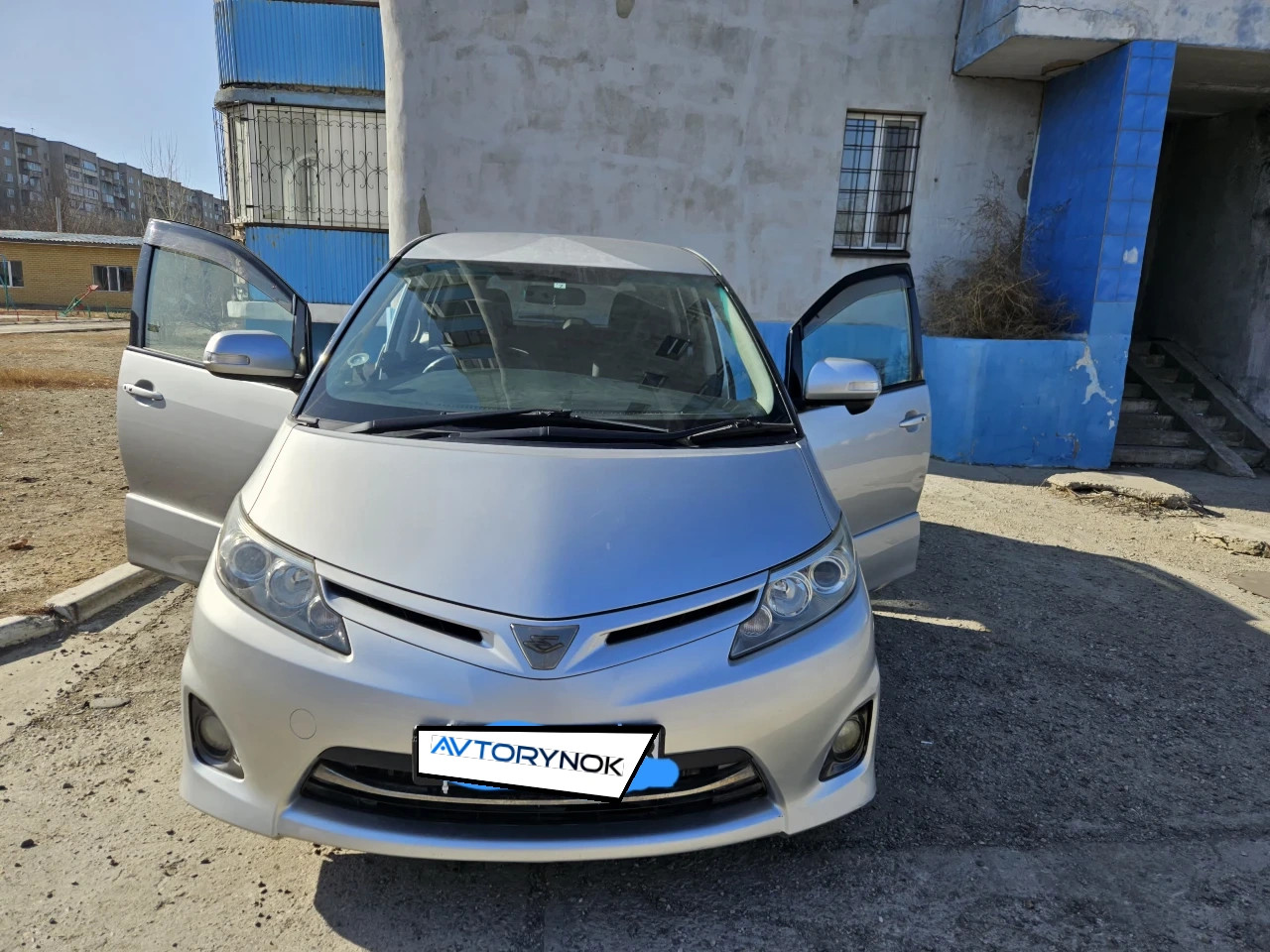 Toyota Estima, 2010